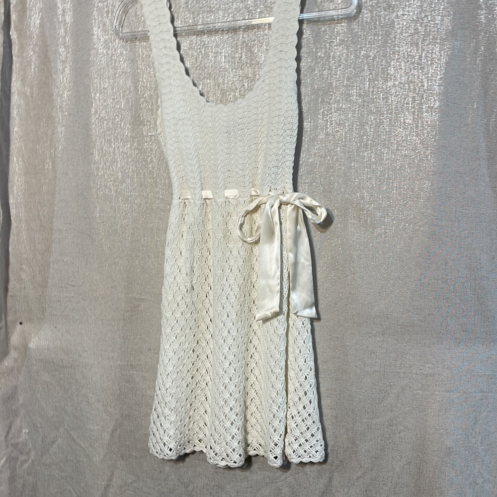 BEBE OFF-WHITE CROCHET DRESS
